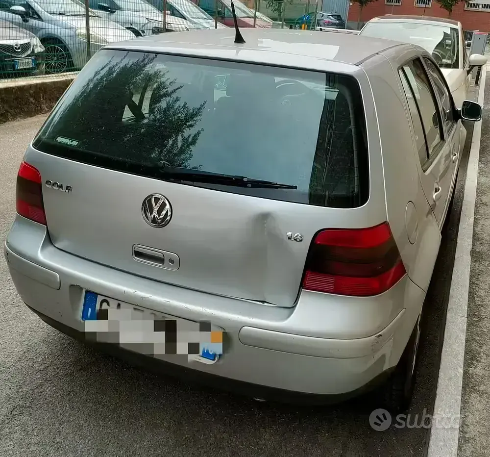 Usata VW Golf IV 105 CV (77 kW) 2002 Grigio Berlina