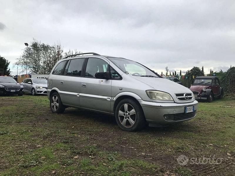 Usata Opel Zafira Elegance 102 CV (75 kW) 2004 Grigio Monovolume