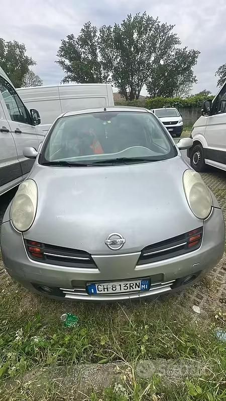 Usado Nissan Micra 88 HP (64 kW) 2003 Cinzento Citadino