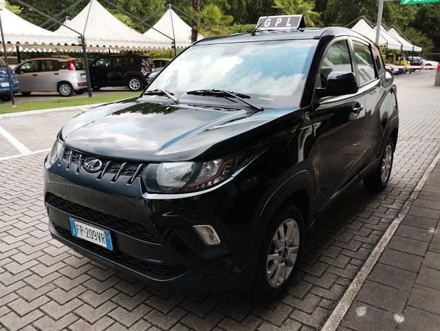 Usata Mahindra KUV100 83 CV (61 kW) 2018 Nero SUV
