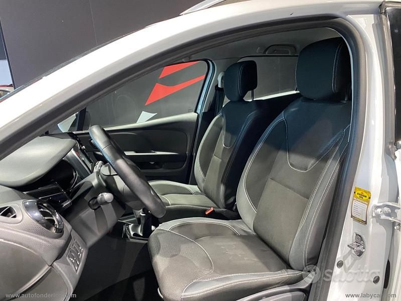 Usata Renault Clio GrandTour 90 CV (66 kW) 2017 Bianco Station wagon