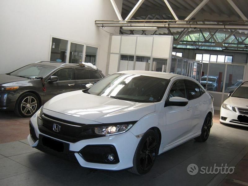 Usata Honda Civic Elegance 129 CV (94 kW) 2018 Bianco Berlina