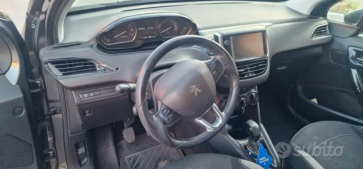 Usata Peugeot 208 Active 82 CV (60 kW) 2016 Grigio Utilitaria