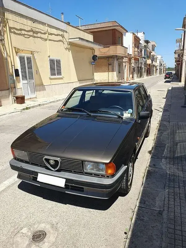 Usata Alfa Romeo Giulietta 109 CV (80 kW) 1986 Berlina