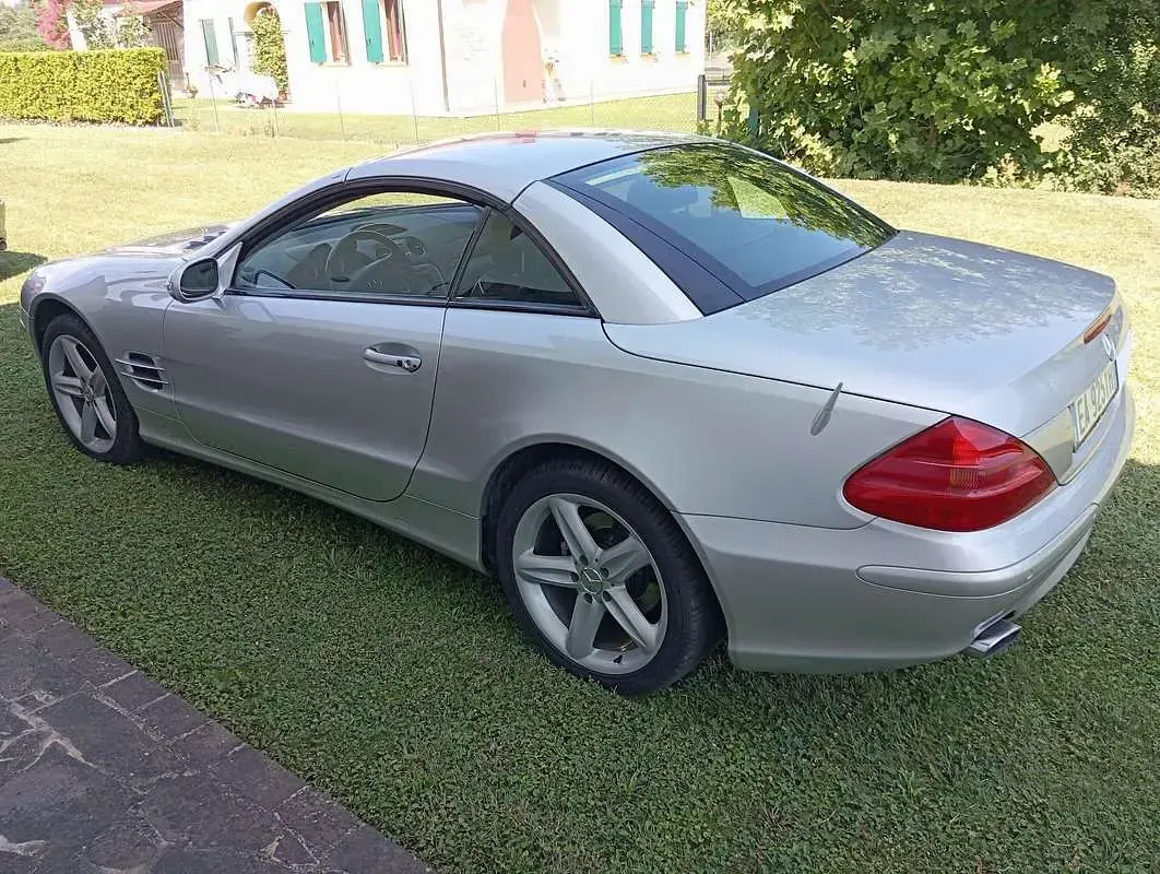 Usata Mercedes SL350 245 CV (180 kW) 2003 Grigio Cabrio