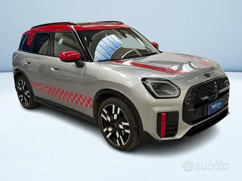 Usata Mini John Cooper Works Countryman 163 CV (119 kW) 2024 Argento metallizzato SUV