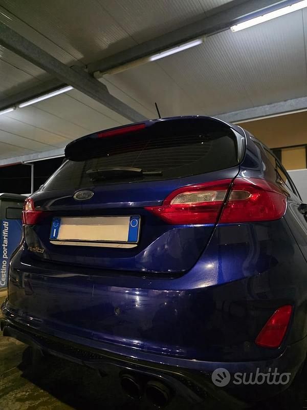 Usata Ford Fiesta 85 CV (62 kW) 2017 Blu Utilitaria