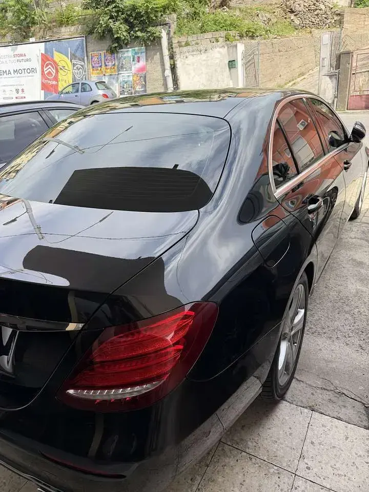 Usata Mercedes E200 Premium 150 CV (110 kW) 2017 Nero Berlina