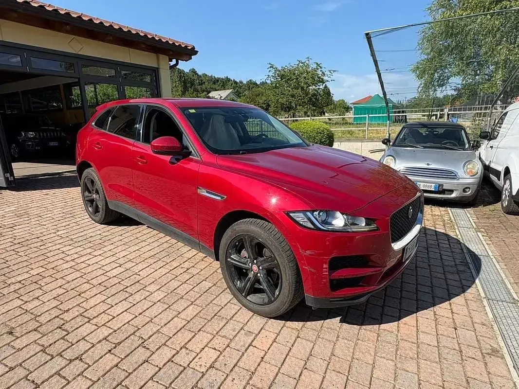 Usata Jaguar F-Pace Pure 180 CV (132 kW) 2017 Rosso SUV