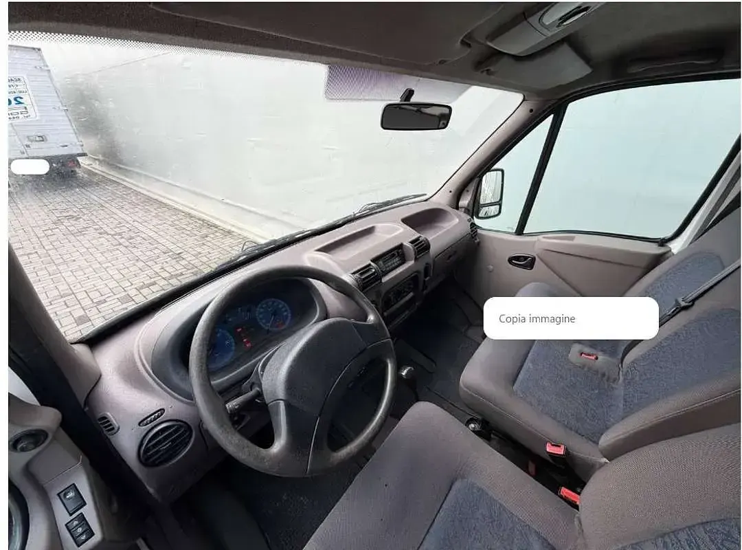Usata Renault Master 90 CV (66 kW) 2001 Bianco Furgone