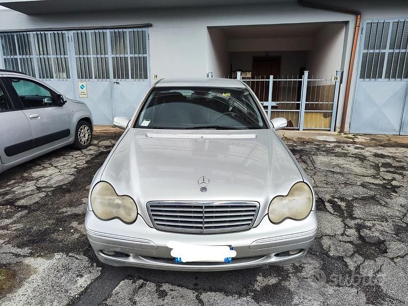 Usata Mercedes 220 2001 Grigio Berlina