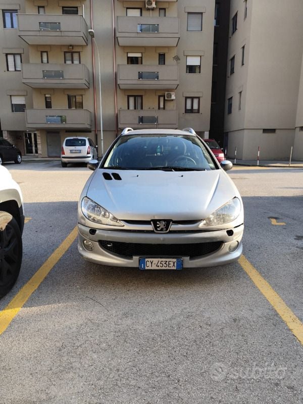 Usata 2004 Peugeot 206 Station wagon | 1490 € - Immagine 1/4