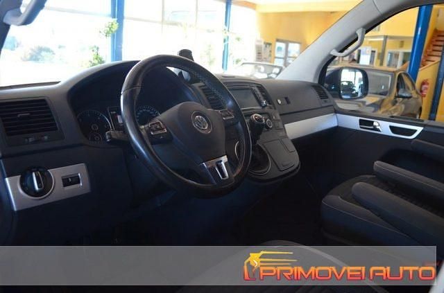 Begagnad VW Multivan Cup 180 HK (132 kW) 2015 Blå Van