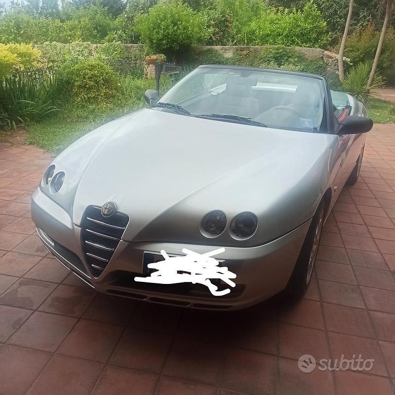 Usata Alfa Romeo GTV 165 CV (121 kW) 2003 Grigio Coupé