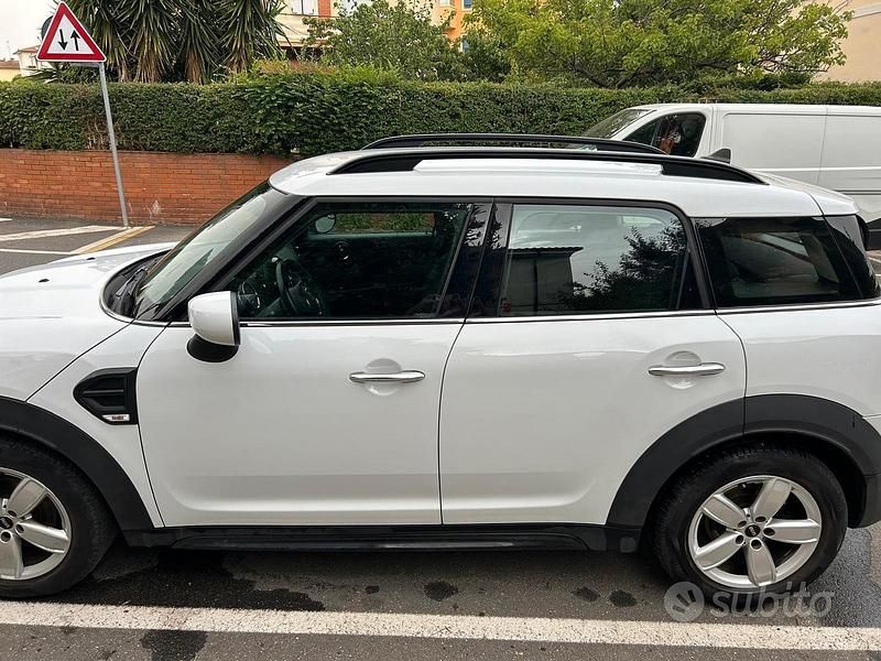 Usata Mini One Countryman 102 CV (75 kW) 2020 Bianco SUV