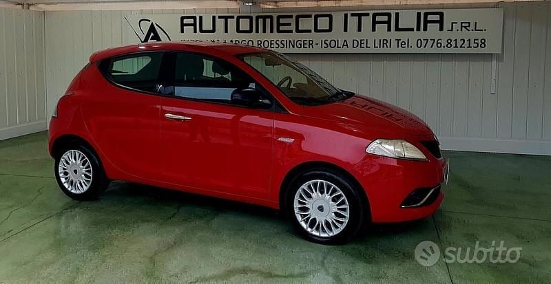Usata Lancia Ypsilon 95 CV (69 kW) 2017 Rosso Utilitaria
