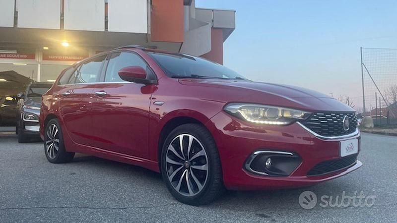 Usata Fiat Tipo Lounge 120 CV (88 kW) 2020 Rosso Station wagon