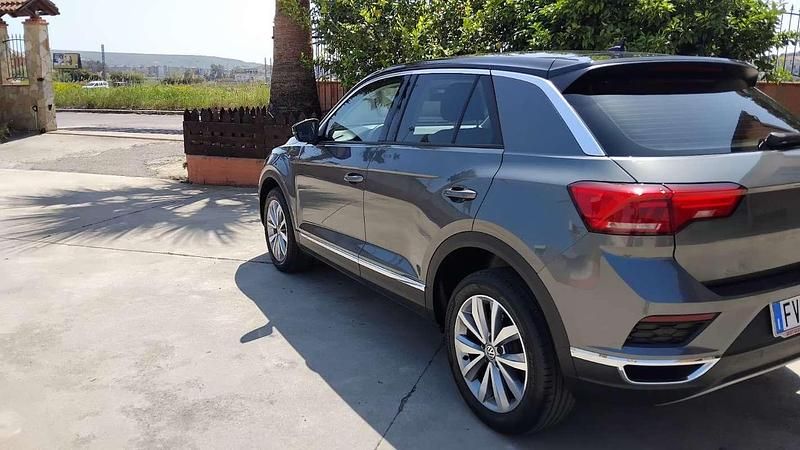 Usata VW T-Roc Style 116 CV (85 kW) 2019 Grigio SUV