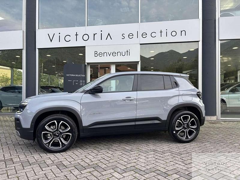 Nuova Jeep Avenger Summit 109 CV (80 kW) 2025 Grigio SUV