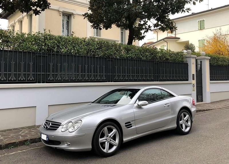 Usata Mercedes SL350 245 CV (180 kW) 2005 Argento Cabrio
