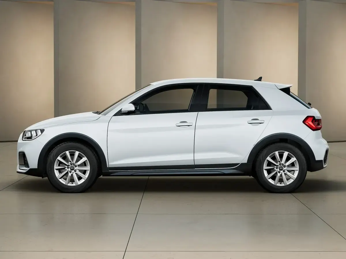 Nuova Audi A1 Business 116 CV (85 kW) 2026 Bianco ghiacciaio metallizzato SUV