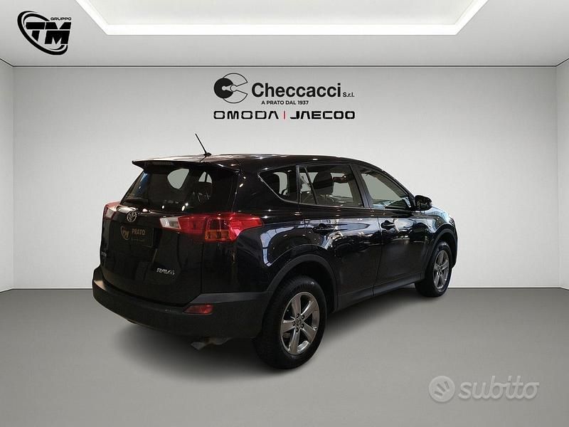Usata Toyota RAV4 124 CV (91 kW) 2015 Nero SUV