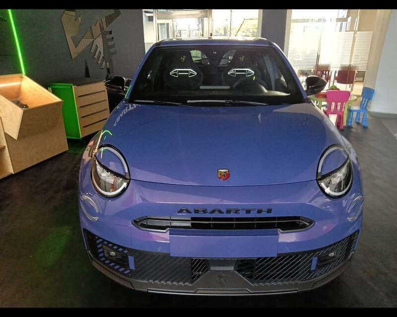 Nuova Fiat 600E 206 kW (281 CV) 2025 Hyprnotic purple SUV