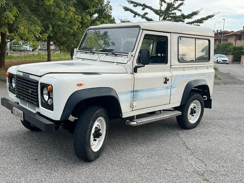 Usata Land Rover Defender 86 CV (63 kW) 1986 Bianco SUV