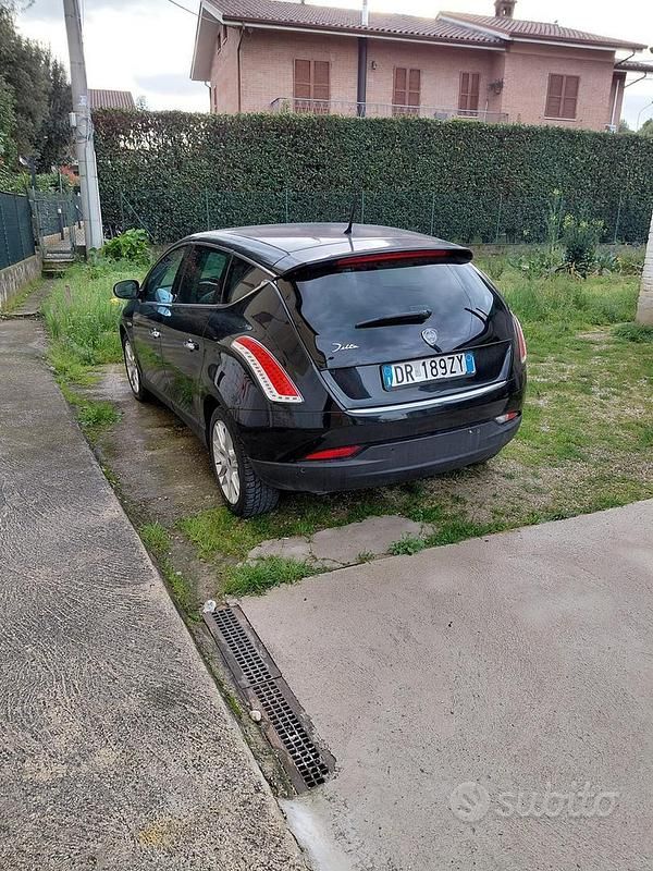 Usata Lancia Delta 120 CV (88 kW) 2008 Nero Utilitaria