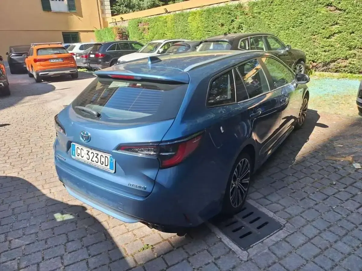 Usata Toyota Corolla Business Edition 179 CV (131 kW) 2020 Blu/azzurro Station wagon