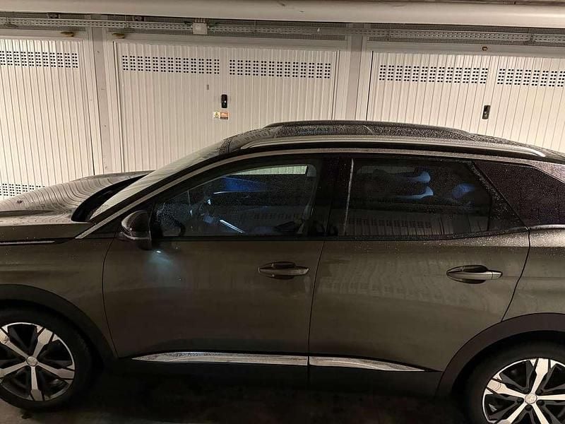Usata Peugeot 3008 Allure 131 CV (96 kW) 2020 Verde SUV