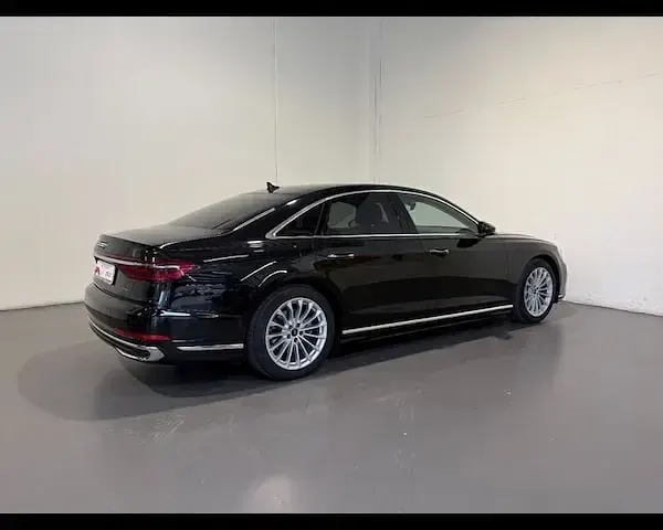 Usata Audi A8 Comfort 286 CV (210 kW) 2024 Nero mythos metallizzato Berlina