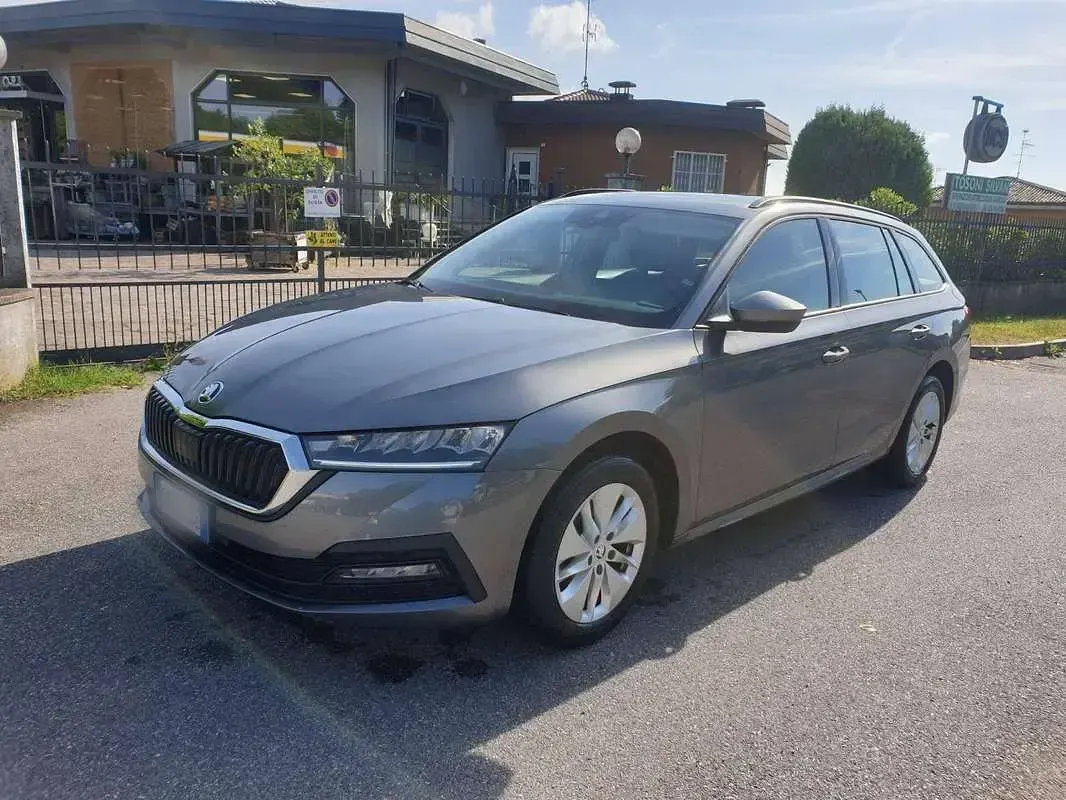 Begagnad Skoda Octavia Executive 116 HK (85 kW) 2023 Kombi