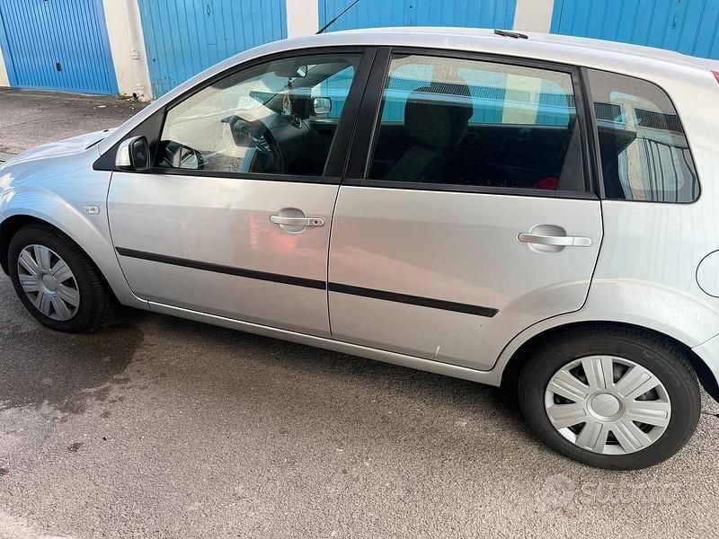 Usata Ford Fiesta 2005 Utilitaria