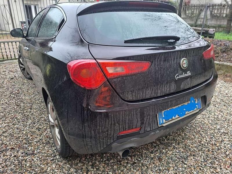 Usata Alfa Romeo Giulietta Distinctive 105 CV (77 kW) 2013 Nero Berlina