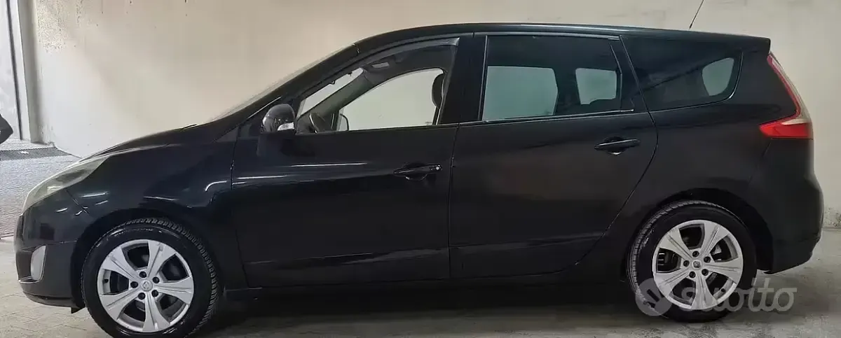 Usata Renault Scénic Dynamique 110 CV (80 kW) 2010 Nero Monovolume