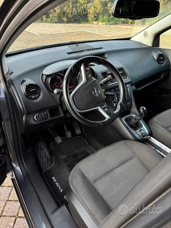 Usata Opel Meriva 110 CV (80 kW) 2011 Grigio Monovolume