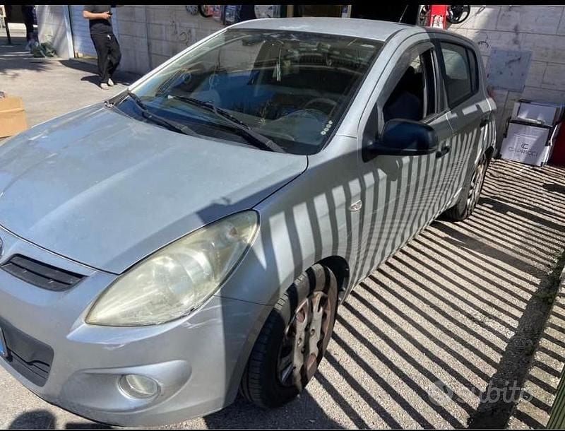 Usata Hyundai i20 1999 Grigio Berlina