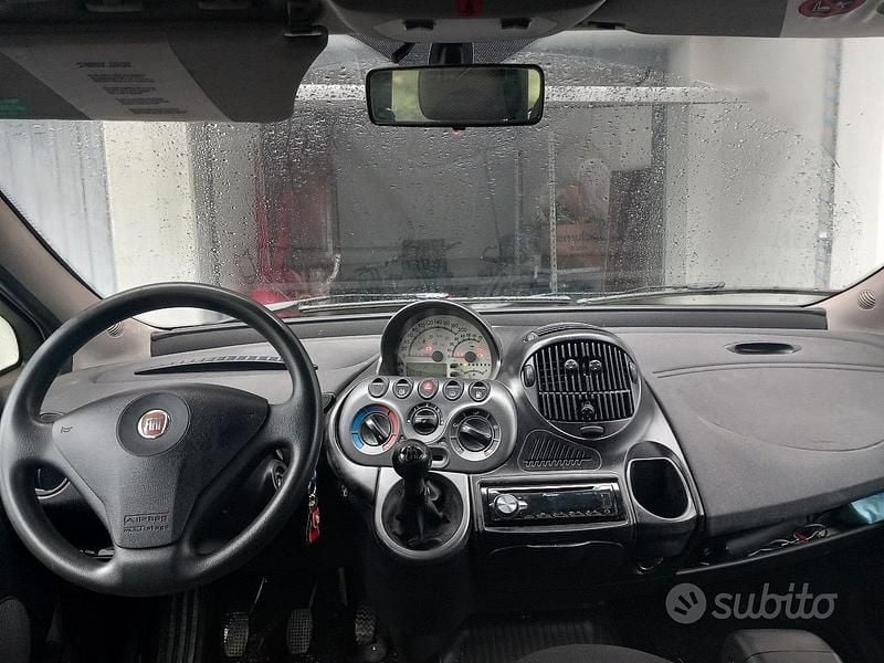 Usata Fiat Multipla 103 CV (75 kW) 2009 Grigio Monovolume