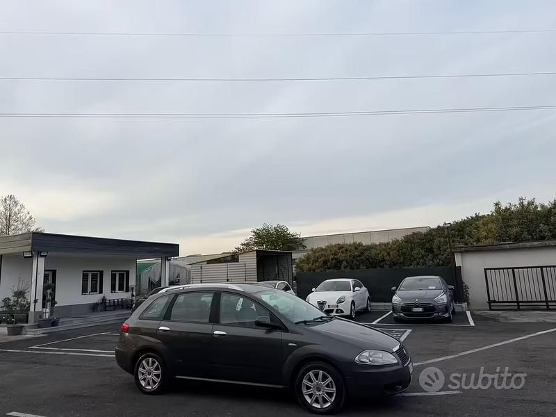 Occasion Fiat Croma Emotion 120 ch (88 kW) 2006 Noir Break