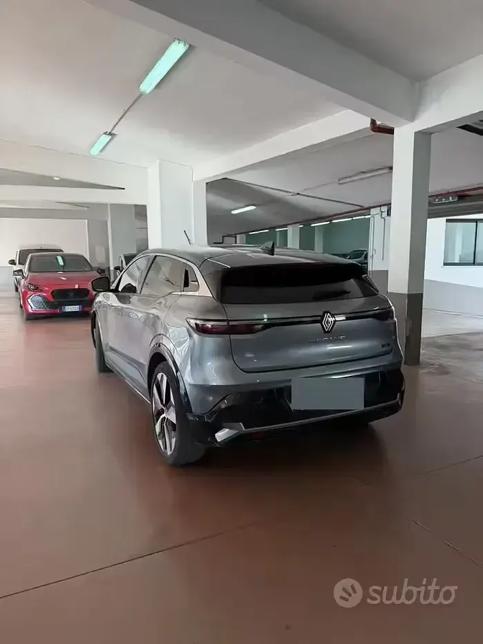 Usata Renault Megane E-Tech Techno 55 kW (75 CV) 2023 Grigio Station wagon