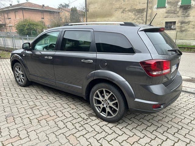 Usata Fiat Freemont Cross 170 CV (125 kW) 2015 Grigio scuro SUV