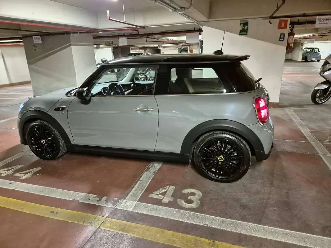 Usata Mini Cooper SE 75 kW (102 CV) 2021 Grigio Utilitaria