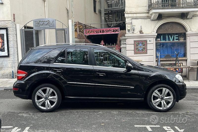 Usata Mercedes ML320 224 CV (164 kW) 2009 Nero SUV