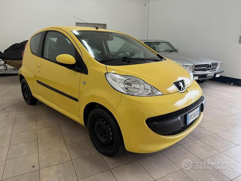 Usata Peugeot 107 68 CV (50 kW) 2009 Giallo Utilitaria