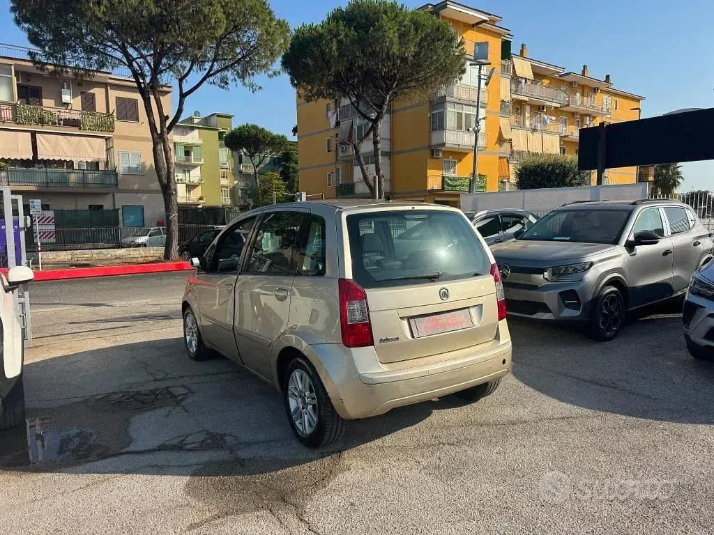 Usata Fiat Idea 90 CV (66 kW) 2008 Grigio Monovolume
