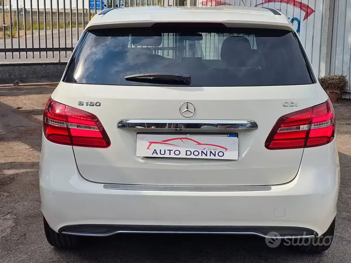 Usata Mercedes B180 Executive 109 CV (80 kW) 2015 Bianco Utilitaria