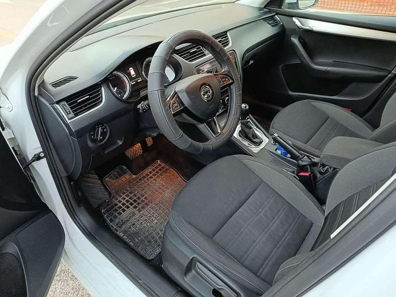 Usata Skoda Octavia G-TEC Executive 131 CV (96 kW) 2019 Bianco Station wagon