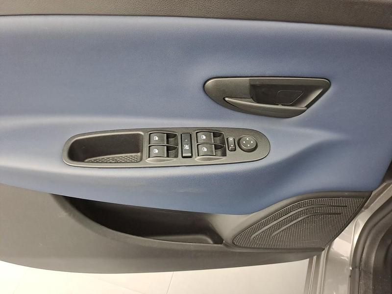 Usata Lancia Ypsilon 70 CV (51 kW) 2024 Grigio Utilitaria