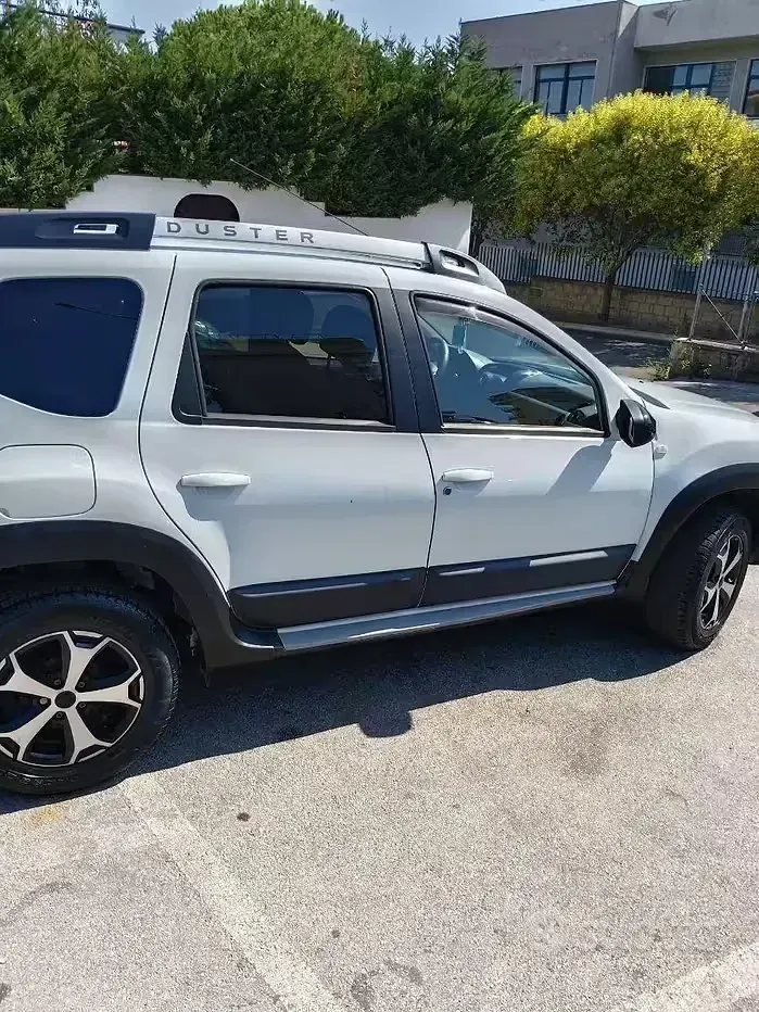 Usata Dacia Duster 114 CV (83 kW) 2017 Bianco SUV